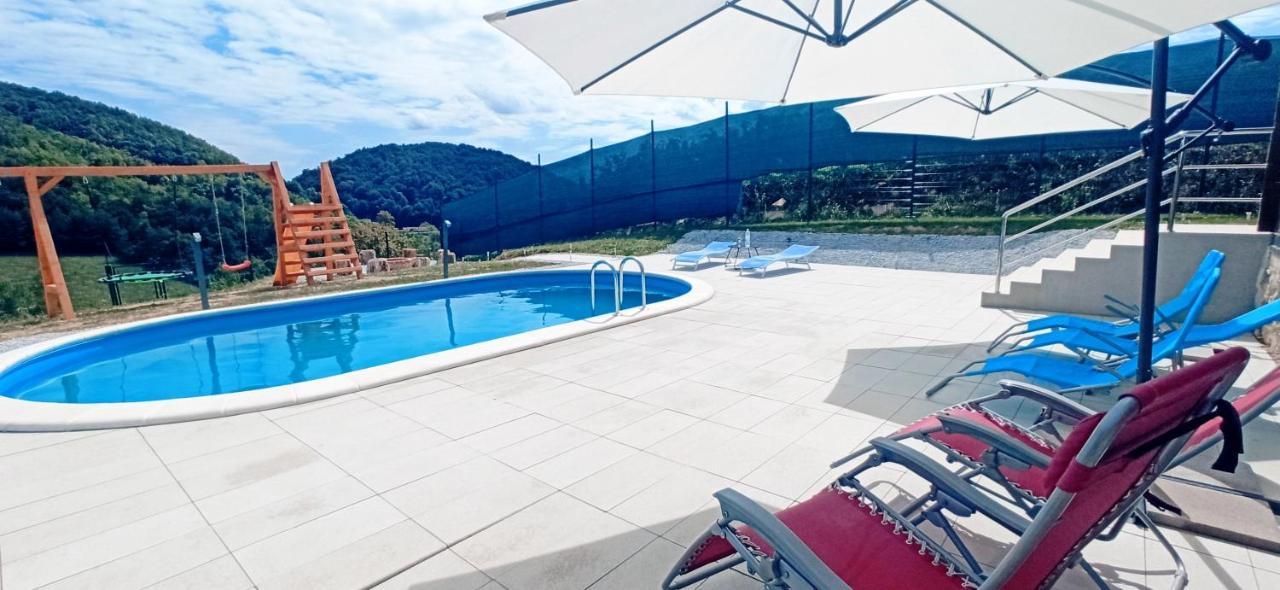 King'S Lodge Hrašćina Bagian luar foto